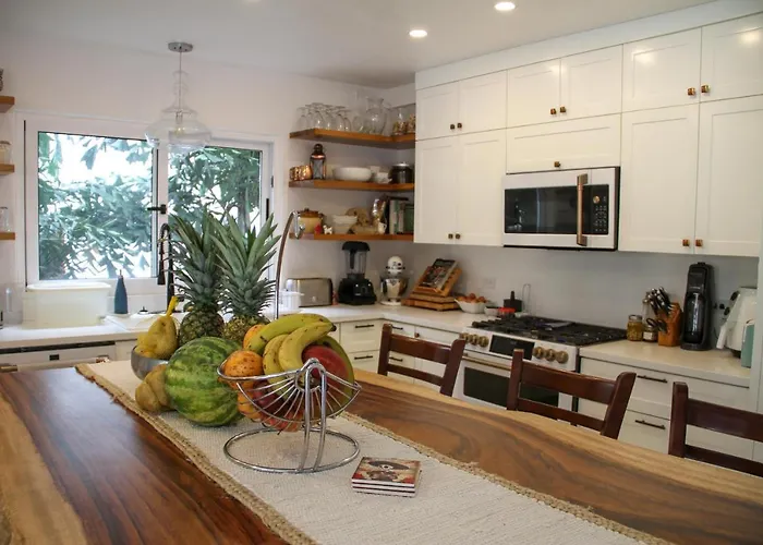 Bed & Breakfast Casa Vitality - Playa Guiones, - 4 Minute Walk To The 4*