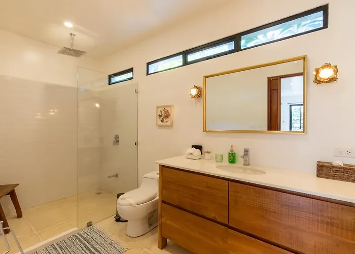 Bed & Breakfast Casa Vitality - Playa Guiones, - 4 Minute Walk To The Nosara