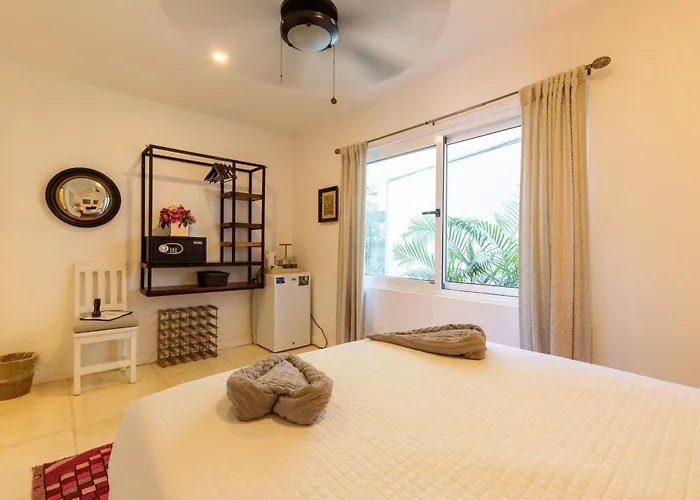 Casa Vitality - Playa Guiones, - 4 Minute Walk To The Bed & Breakfast 4*