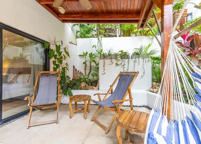 Bed & Breakfast Casa Vitality - Playa Guiones, - 4 Minute Walk To The 4*