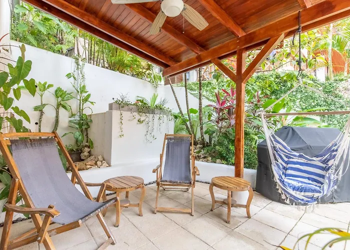Casa Vitality - Playa Guiones, - 4 Minute Walk To The Bed & Breakfast Nosara