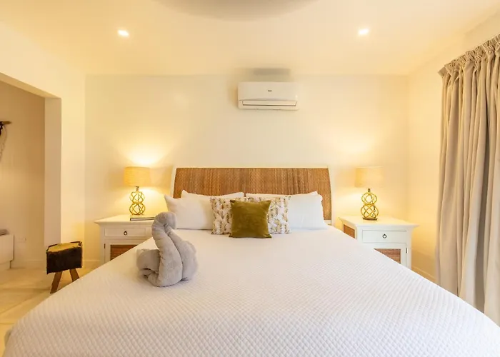 Casa Vitality - Playa Guiones, - 4 Minute Walk To The Bed & Breakfast 4*